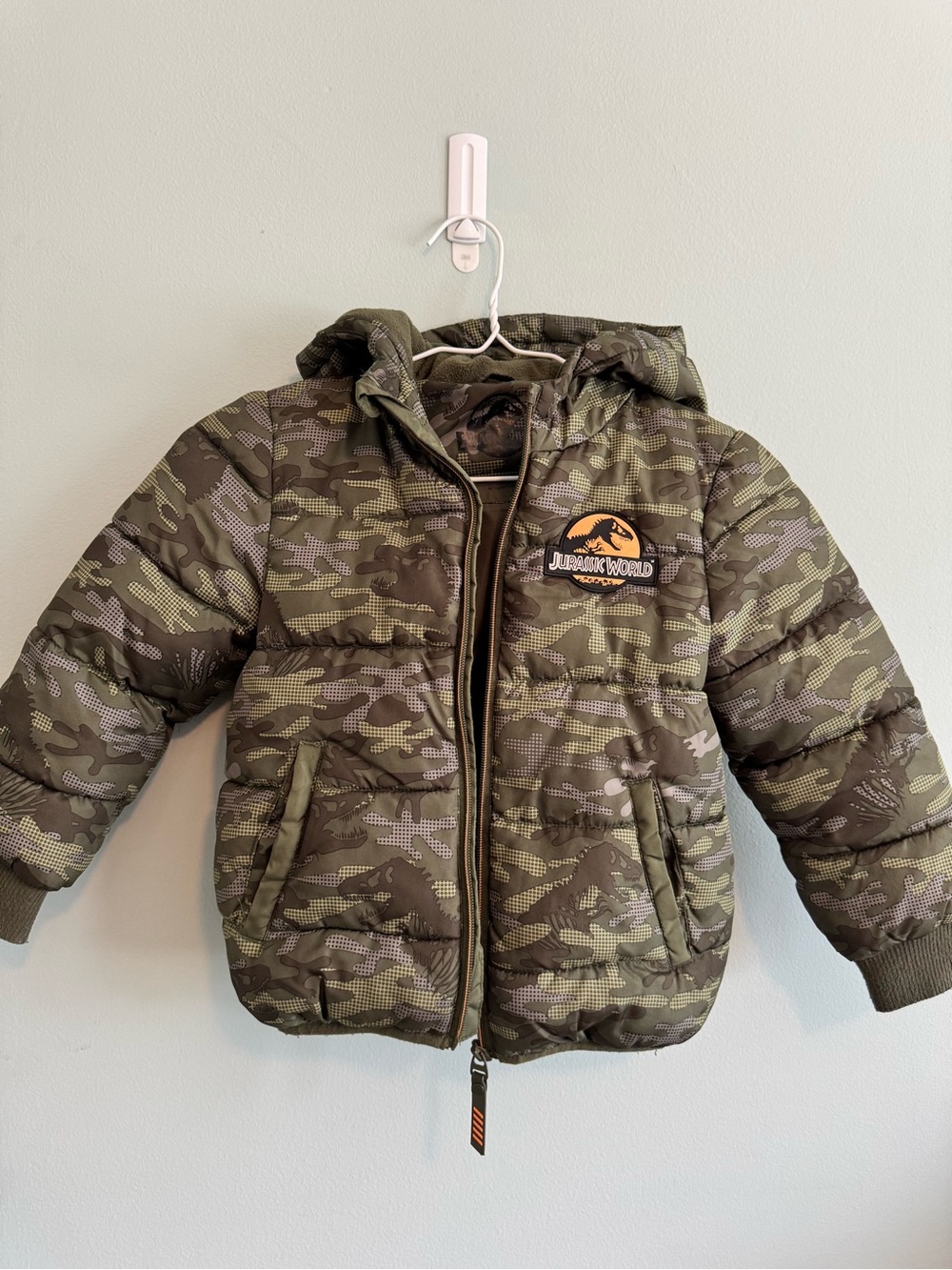 Jurassic World Kids' Camouflage Hooded Puffer Jacket - Green